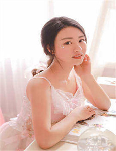 客厅里H亲女
